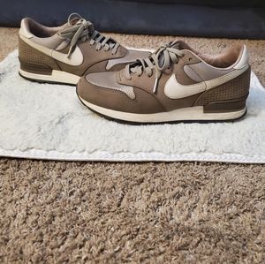 Nike athletic shoes sneakers